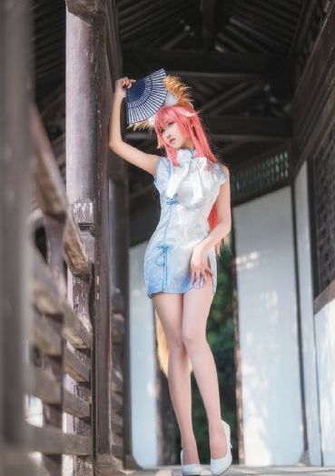 娇妻蒙着眼睛被按摩师3p
