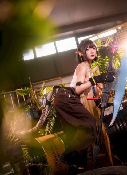 保险女王和他的商机机密
